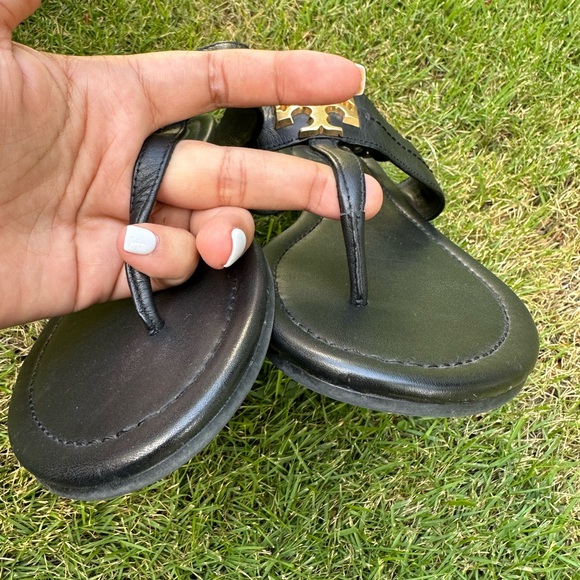 Tory Burch flat sandals. Summer approved! - Picture 4 of 4